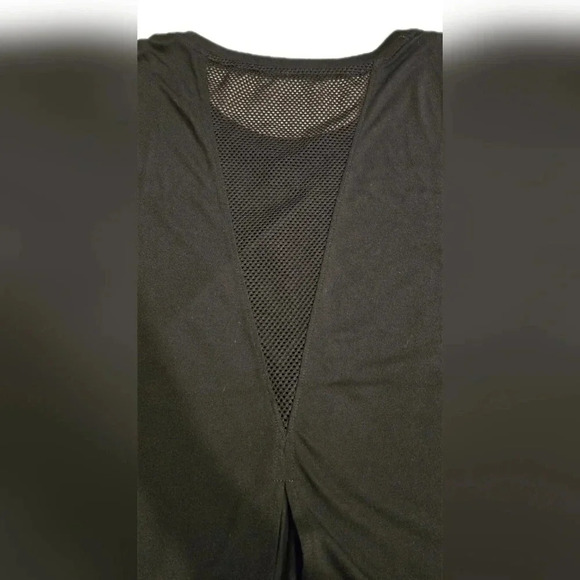Old Navy, Size L, Black Relaxed Mesh-Back Fly-Away Tank - Picture 4 of 7